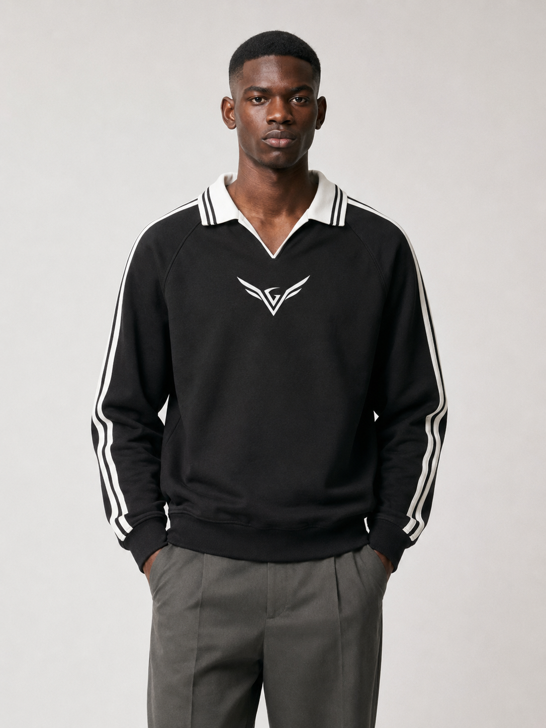 Wing Logo Contrast Stripe Collared Sweatshirt